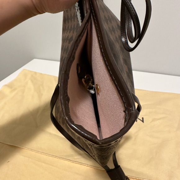 LV Neverfull MM - Picture 7 of 14